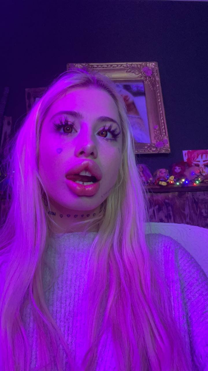 Cocksucking Russian Singer #5vZDyius