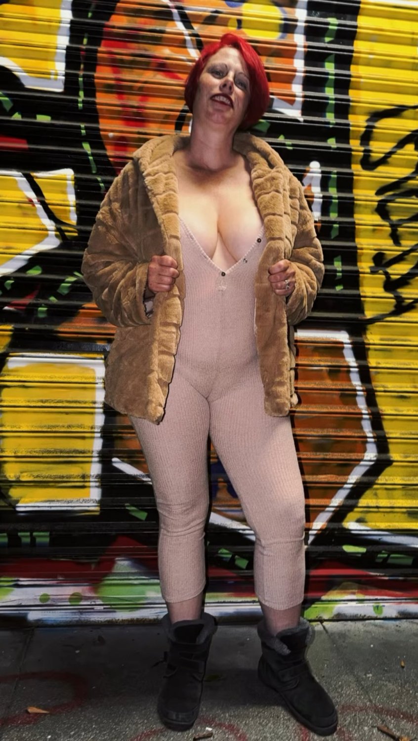 Random chicks #z0stwggG